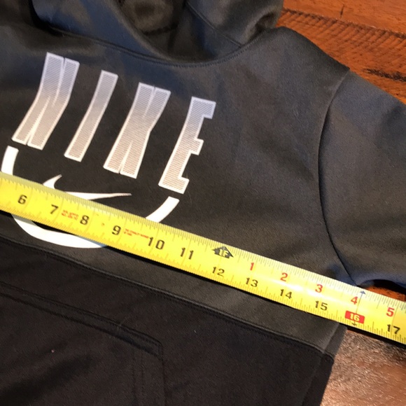 NIKE Dri-Fit Boy’s Hoodie - Picture 9 of 10